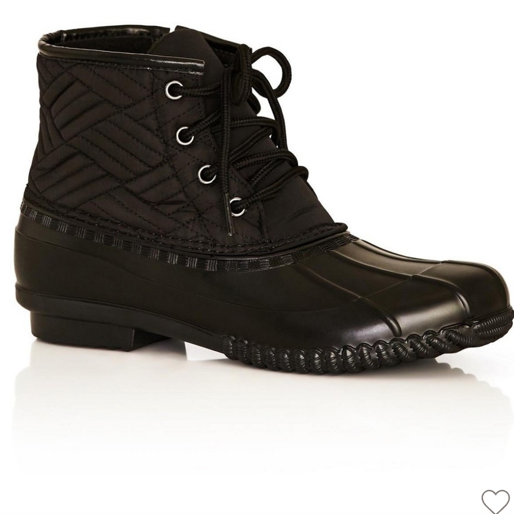 Avenue Mona Quilted Weather Boot Women 9W Never Used